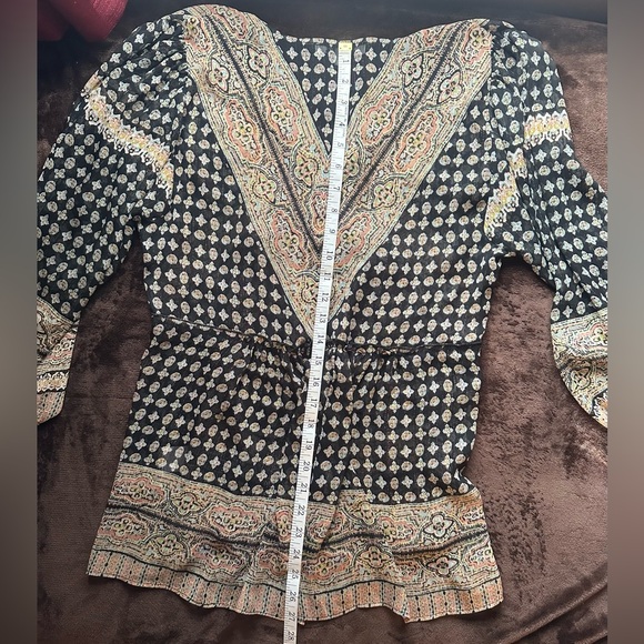 Rose & Olive Black and Beige Patterned Boho Blouse EUC - Picture 5 of 7